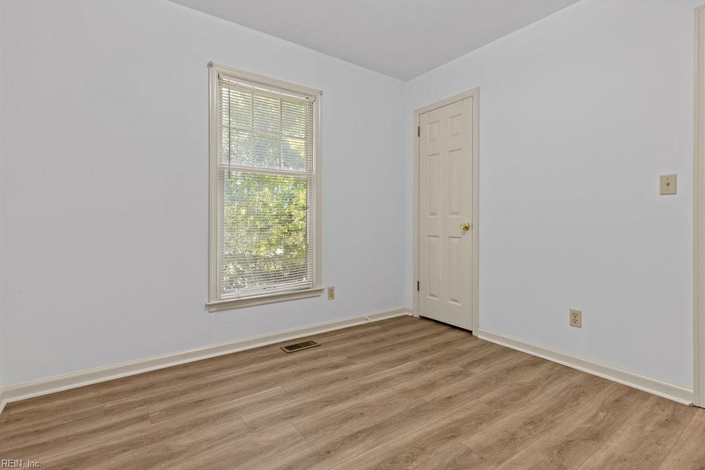 21029 Drake Rd Property Photo 18