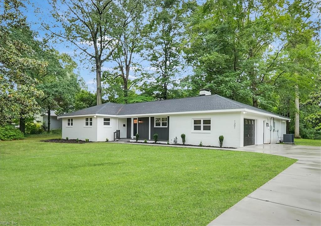 1301 Lakeside Rd Property Photo 2