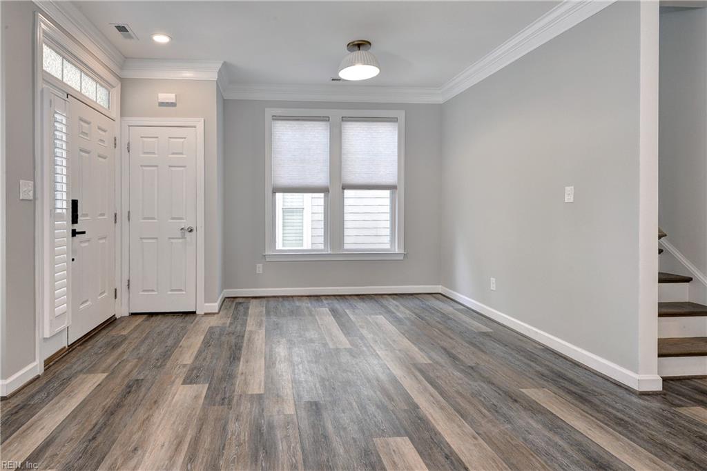 5441 Center St Property Photo 10