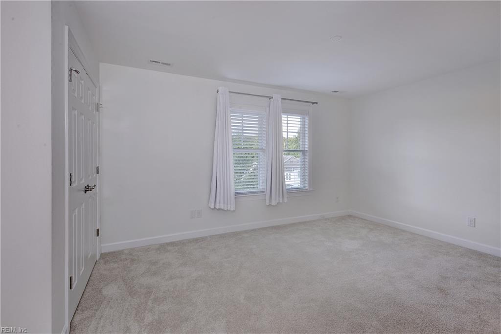 5441 Center St Property Photo 19