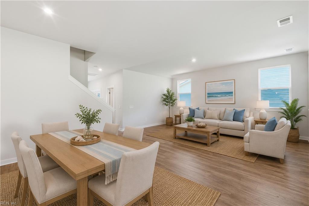 2106 Wentworth Xing Property Photo 3