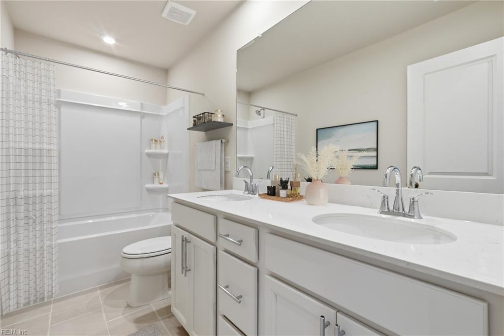 2106 Wentworth Xing Property Photo 12