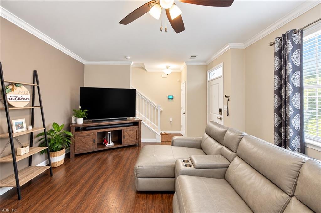 4512 Turnworth Arch Property Photo 2