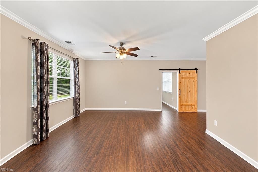 4512 Turnworth Arch Property Photo 5