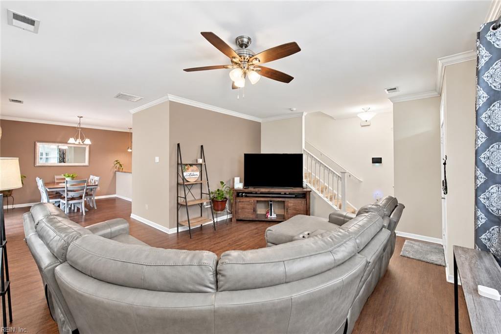 4512 Turnworth Arch Property Photo 14