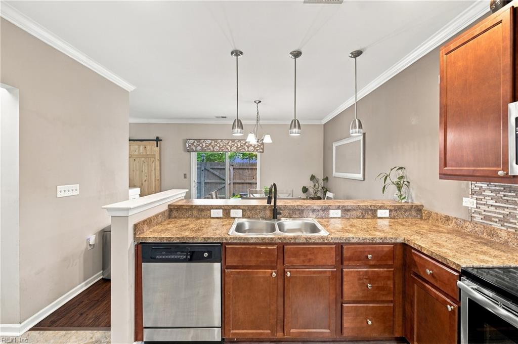 4512 Turnworth Arch Property Photo 16