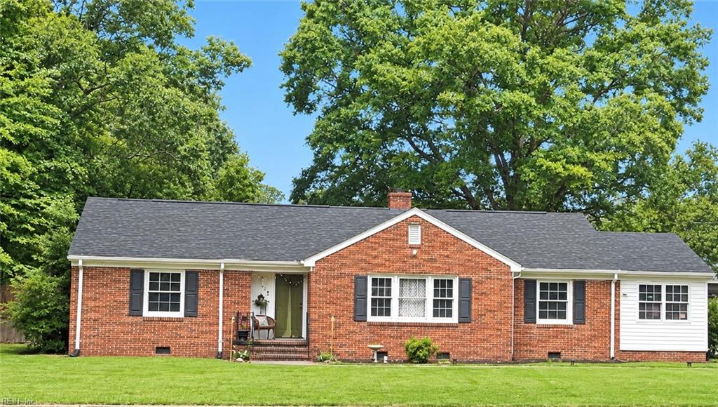 413 N College DR Property Photo 1