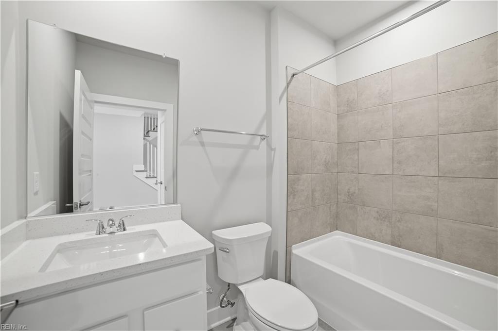 1405 Wharf Hill Dr Property Photo 6