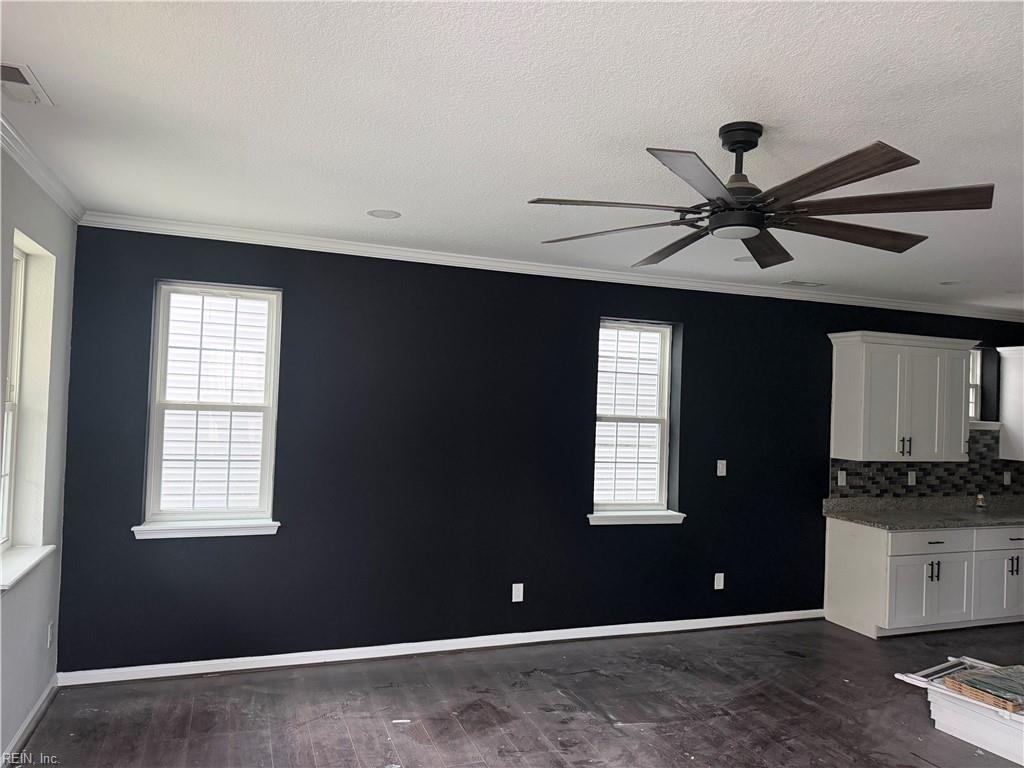 1814 Bracey St Property Photo 2