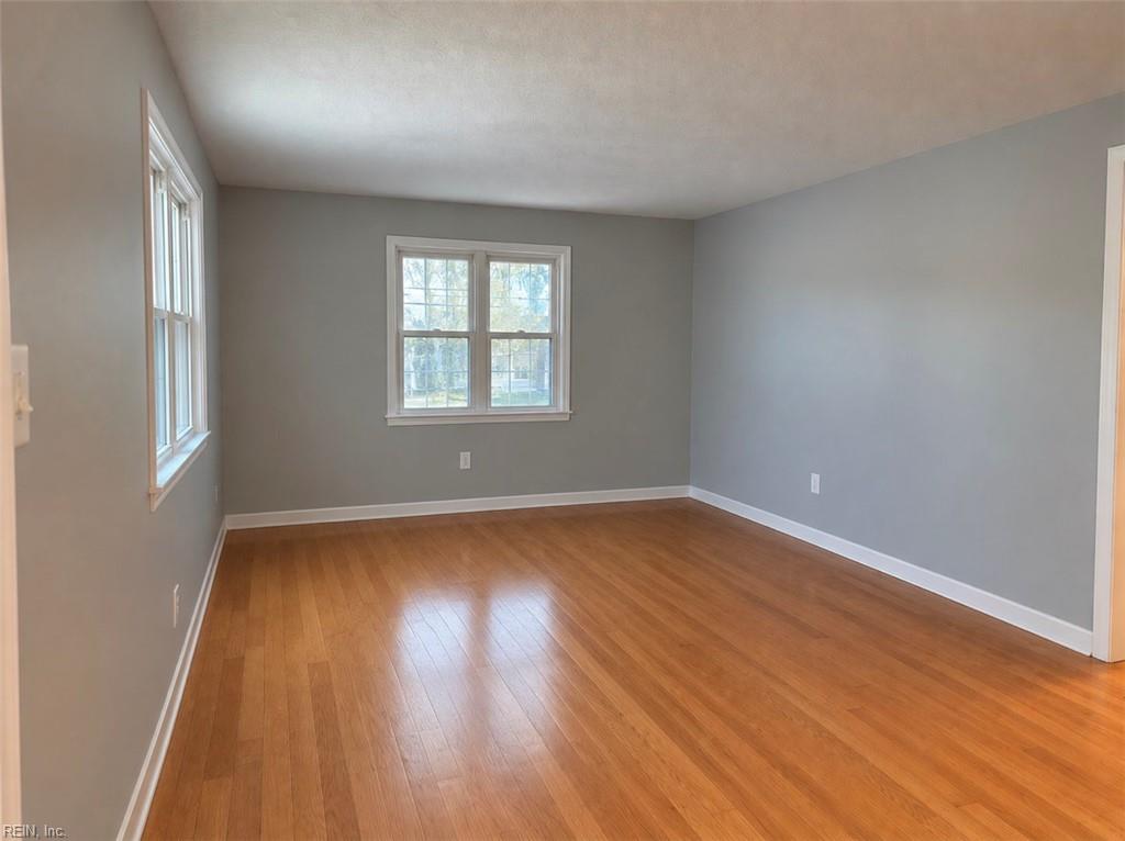109 Winchester Dr Property Photo 4