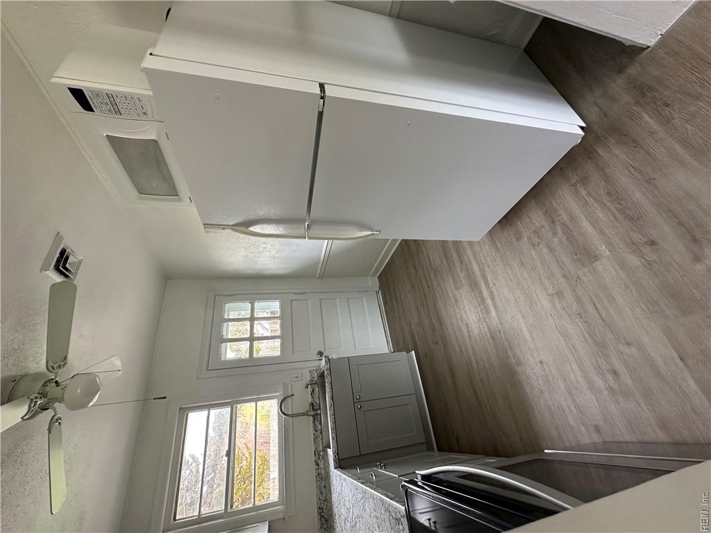 2416 Seaview Ave Ave Property Photo 6