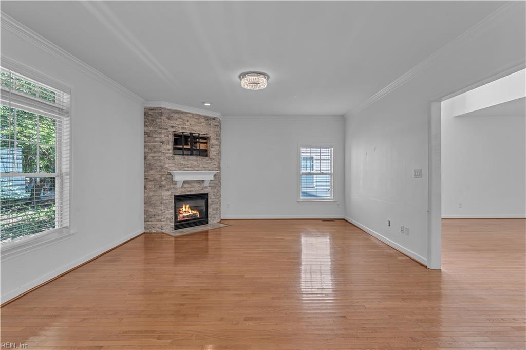 949 Oakland Ave Property Photo 9