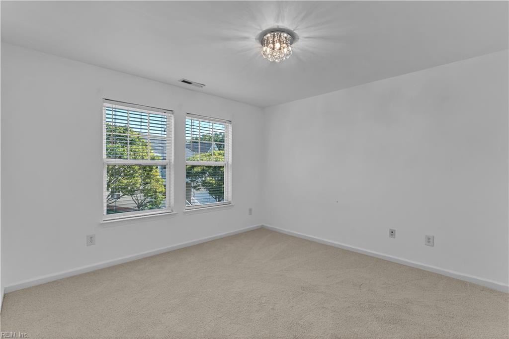 949 Oakland Ave Property Photo 29