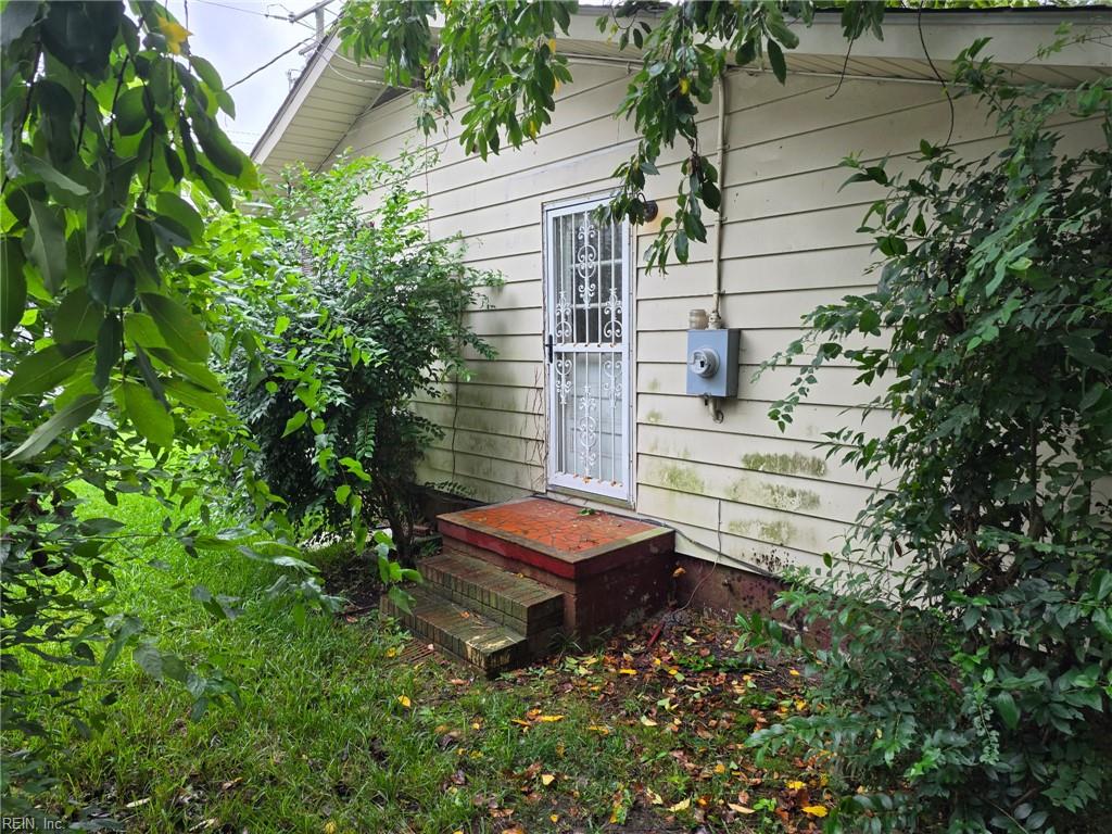 1533 Vine St Property Photo 3