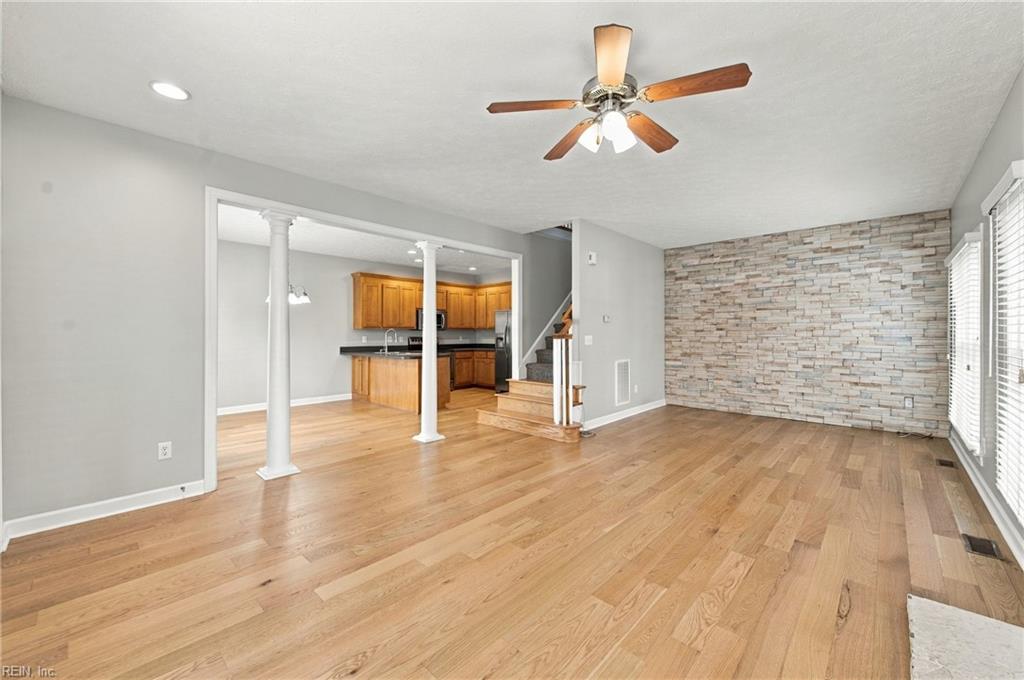 303 Herman Melville Ave Property Photo 8