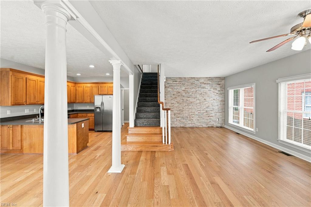 303 Herman Melville Ave Property Photo 10