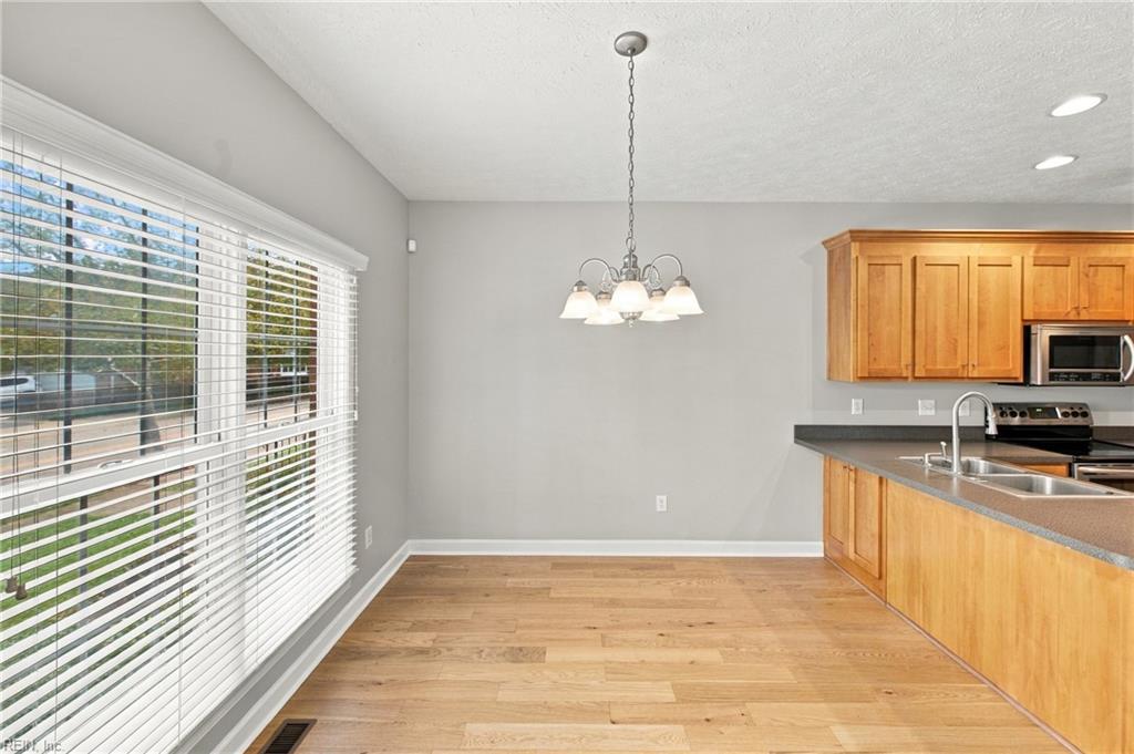 303 Herman Melville Ave Property Photo 12