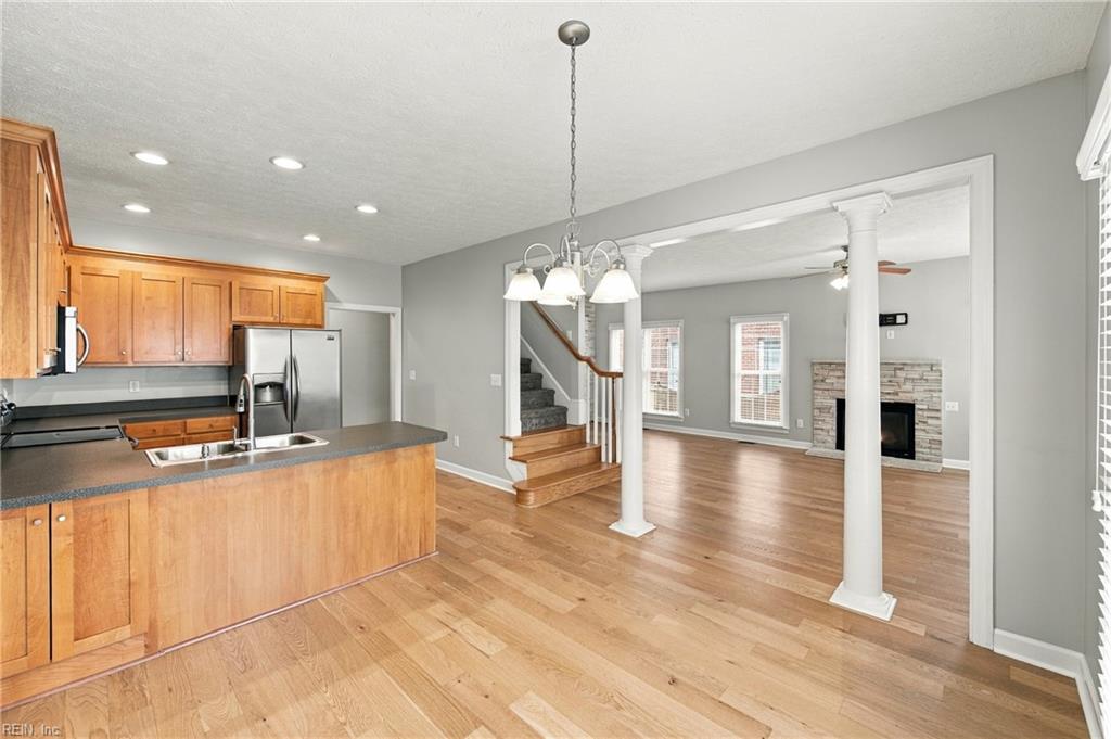 303 Herman Melville Ave Property Photo 13
