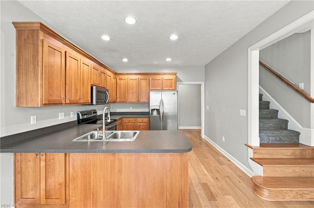 303 Herman Melville Ave Property Photo 14