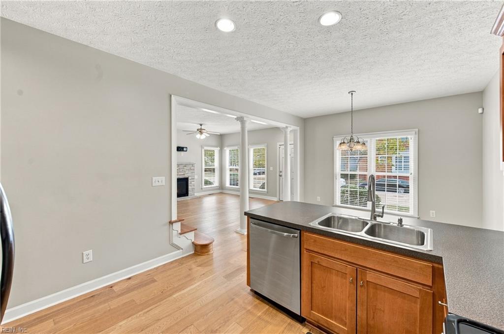 303 Herman Melville Ave Property Photo 17