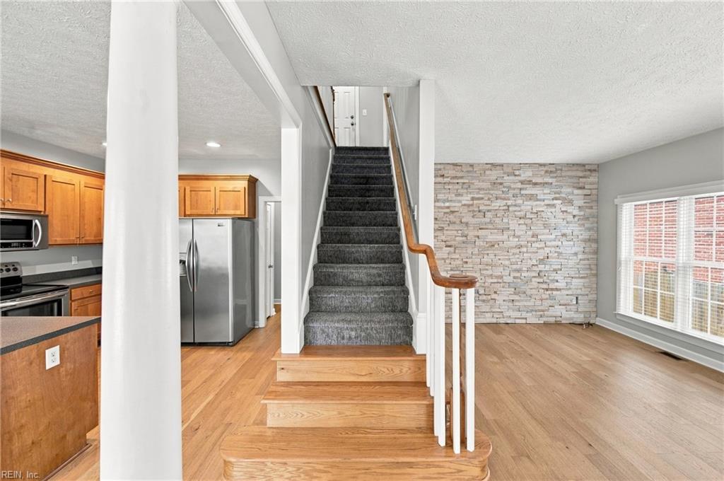 303 Herman Melville Ave Property Photo 24