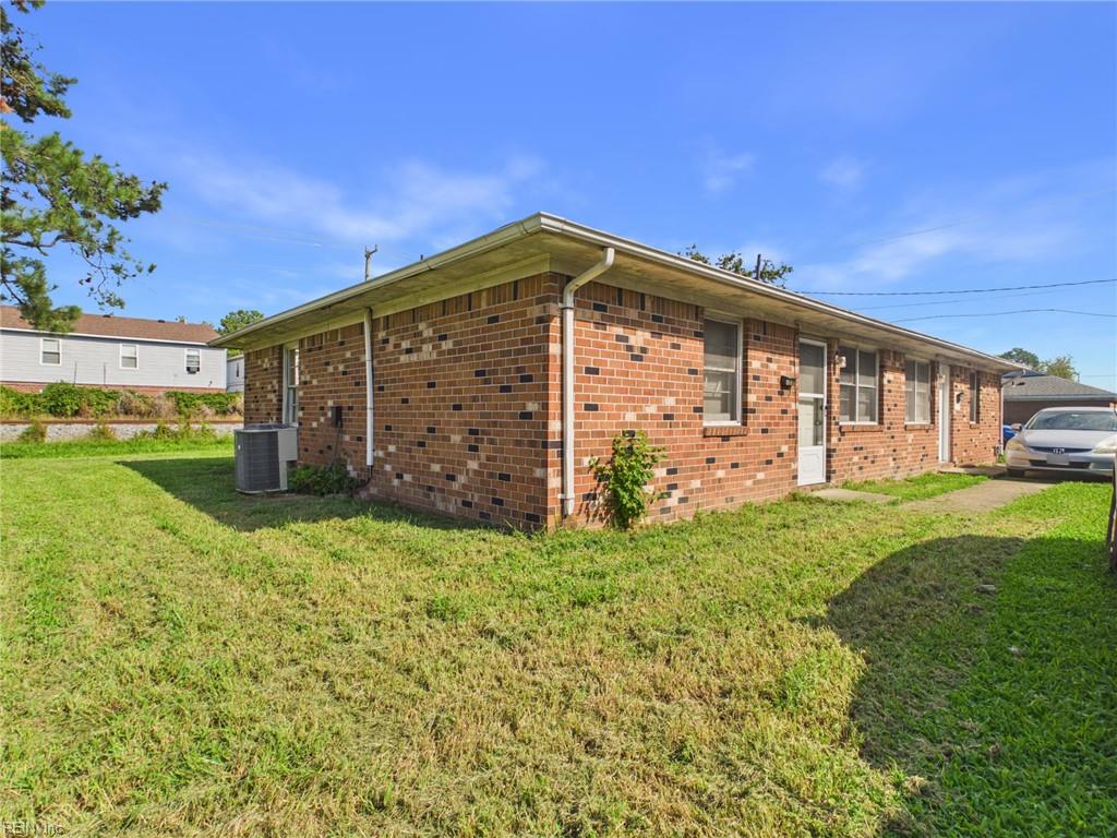 1557 Birch St Property Photo 4