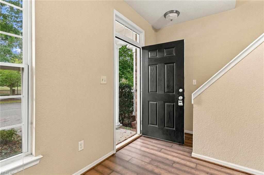 3138 Greenwood Dr Property Photo 2