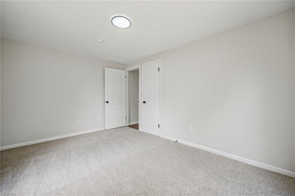 105 Wythe Crescent Dr Property Photo 17