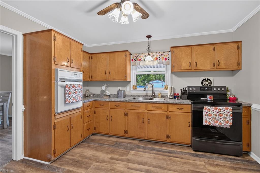 8 Julia Ter Property Photo 12