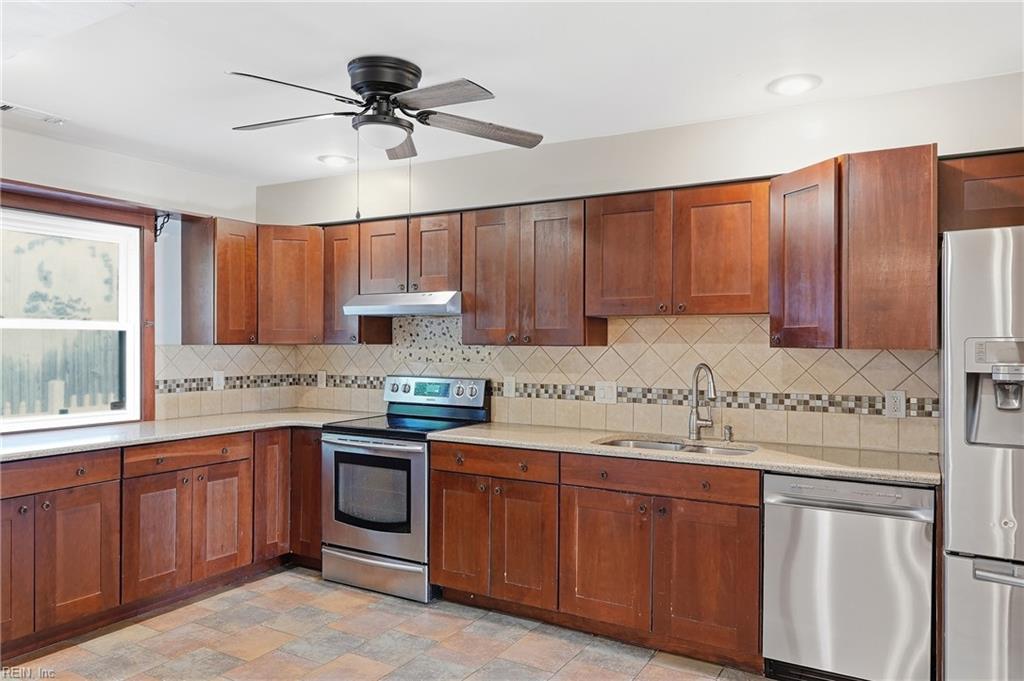 4865 Halwell Dr Property Photo 3
