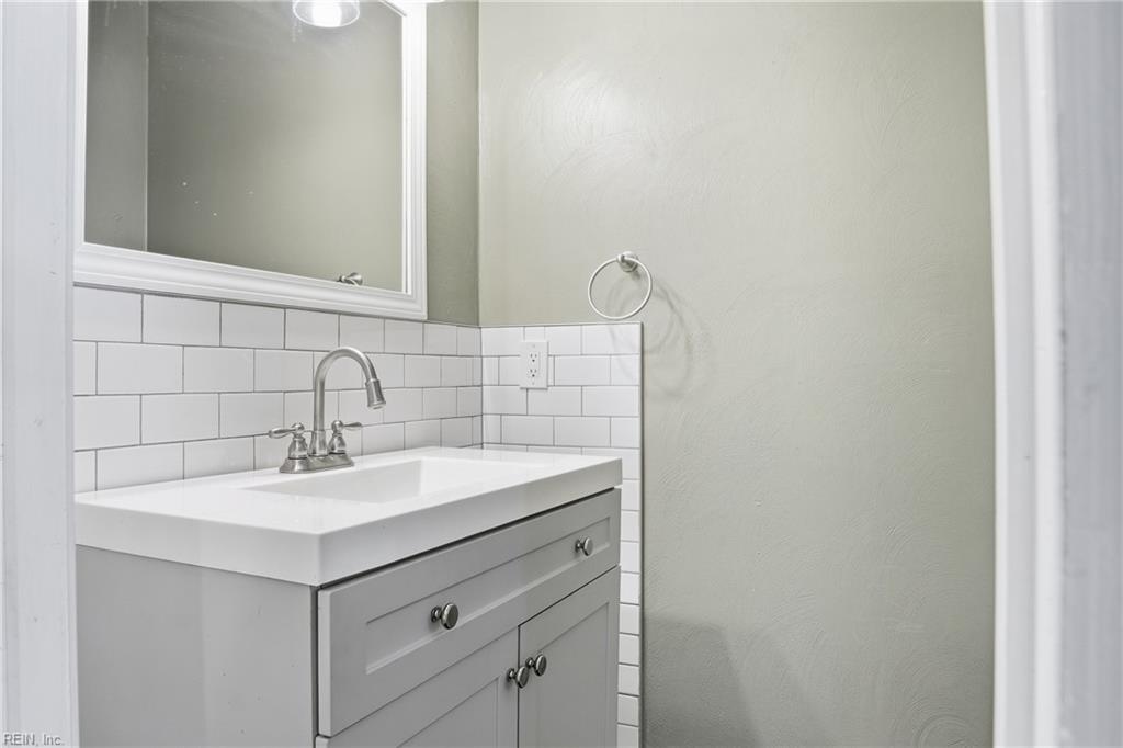 4865 Halwell Dr Property Photo 14