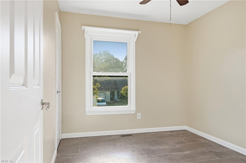 4865 Halwell Dr Property Photo 17