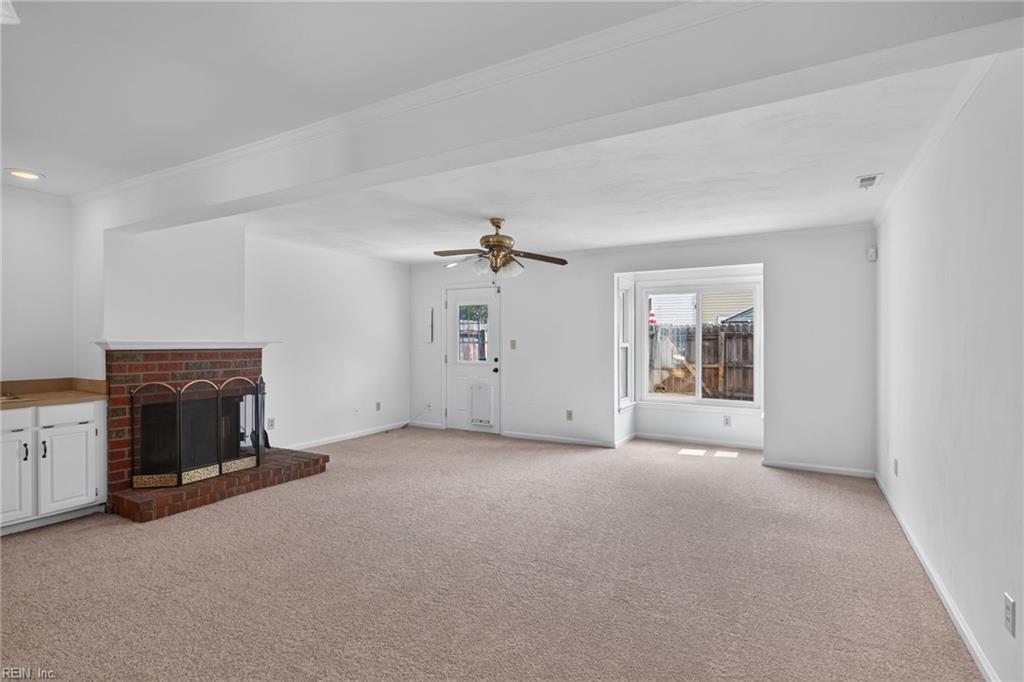 1245 Hillock Xing Property Photo 7