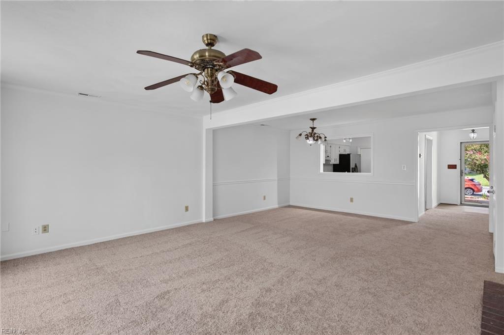 1245 Hillock Xing Property Photo 9