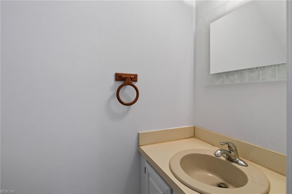 1245 Hillock Xing Property Photo 11
