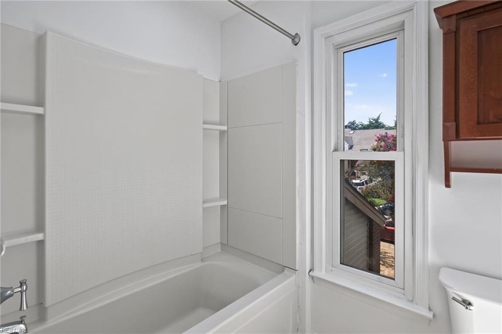 1245 Hillock Xing Property Photo 17