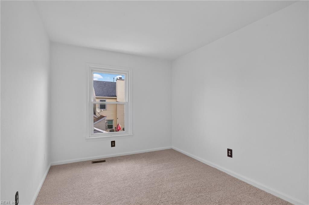 1245 Hillock Xing Property Photo 20