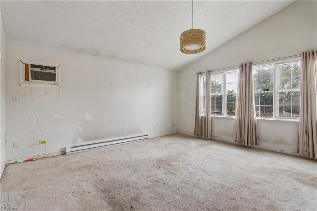 1202 Berkley Ave Property Photo 7