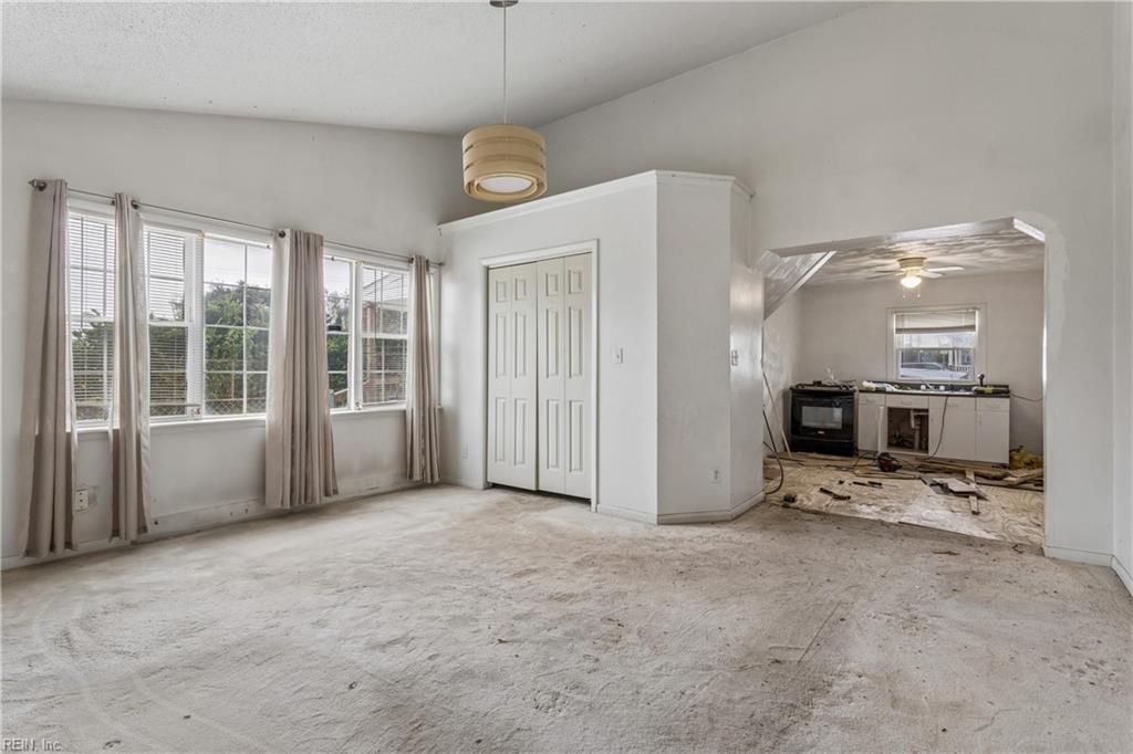 1202 Berkley Ave Property Photo 8