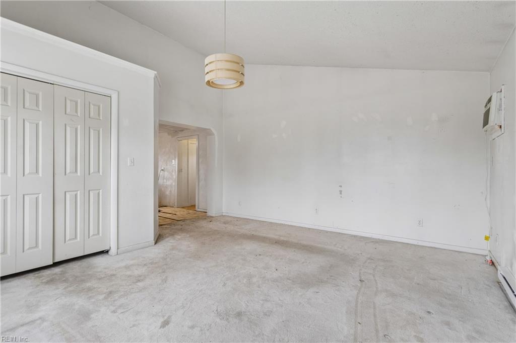 1202 Berkley Ave Property Photo 9