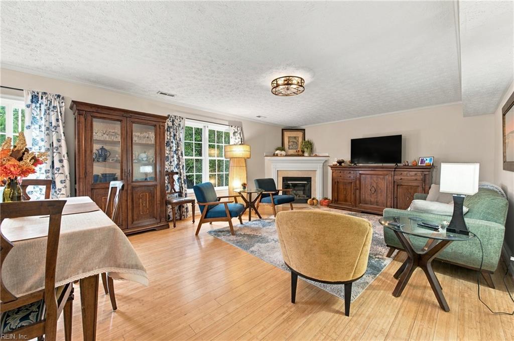 4 Walters Ln Property Photo 8