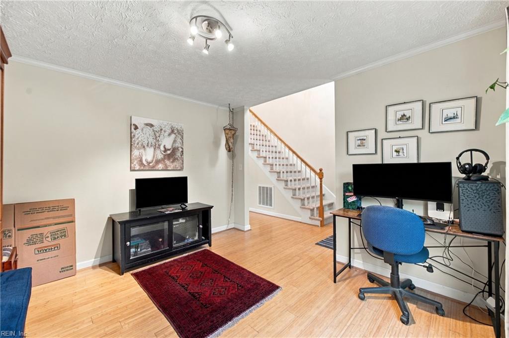 4 Walters Ln Property Photo 21