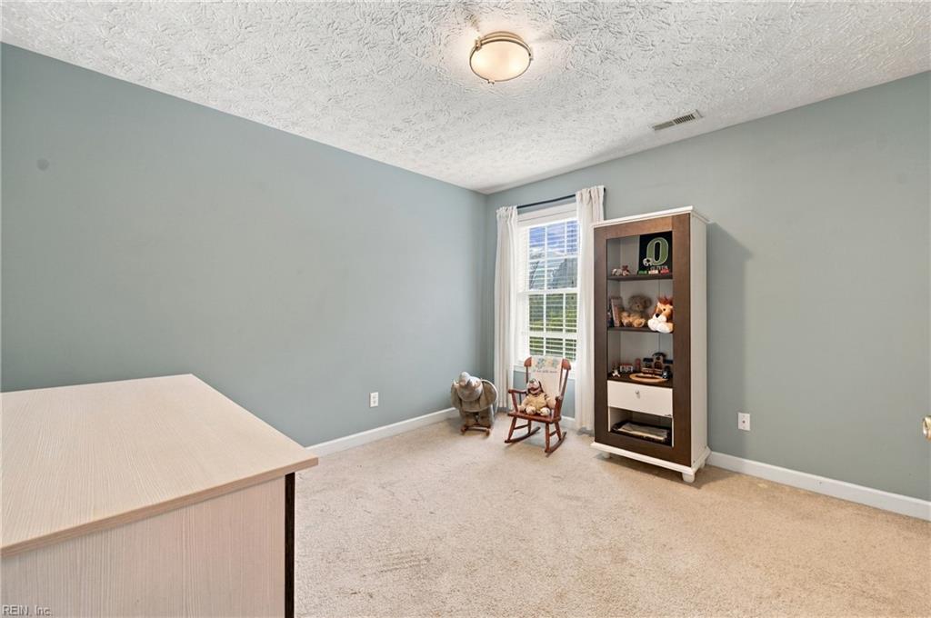 4 Walters Ln Property Photo 26