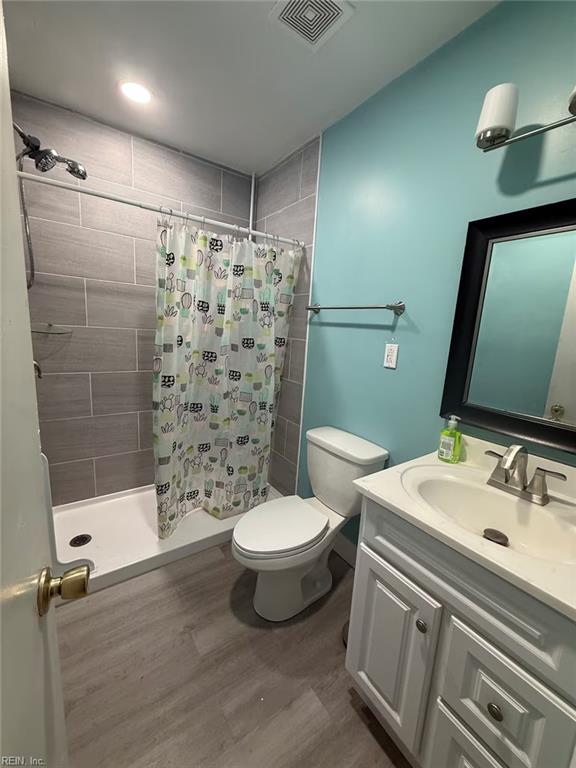 652 Dune St Property Photo 4