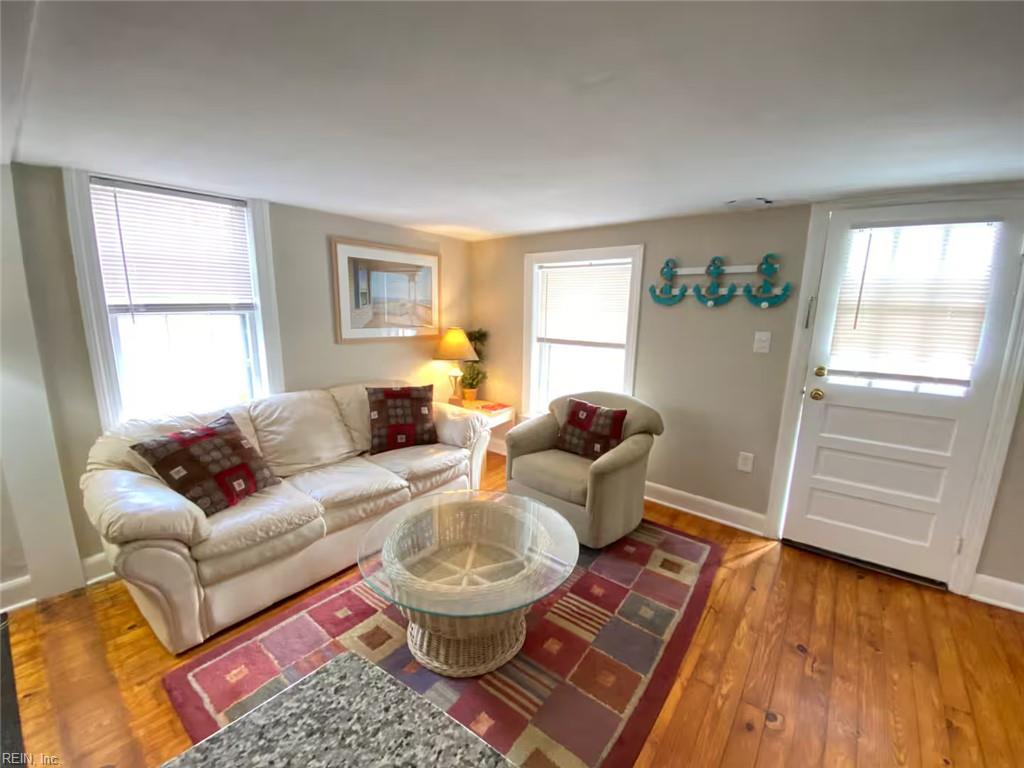 652 Dune St Property Photo 7