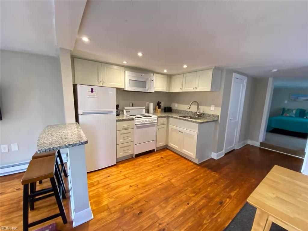 652 Dune St Property Photo 8