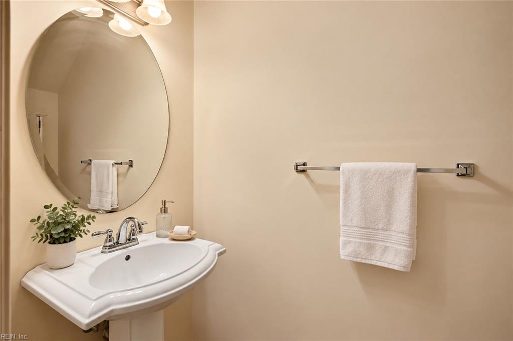 4128 Killam Ave Property Photo 8
