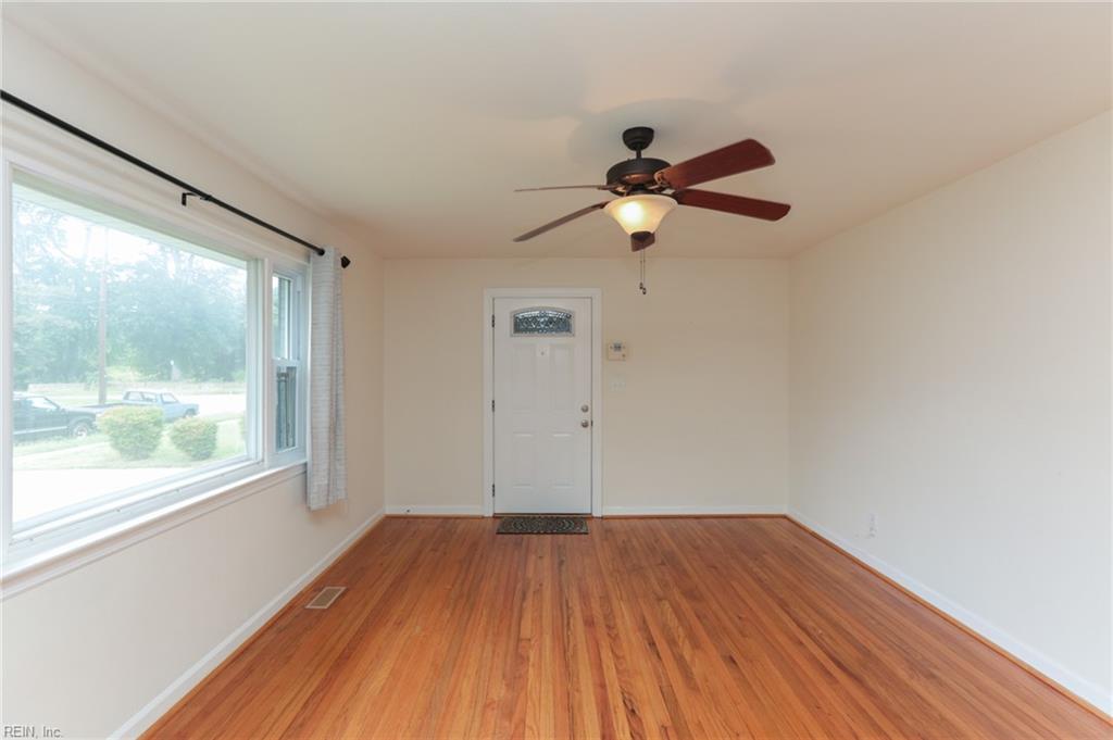 7812 Restmere Rd Property Photo 9