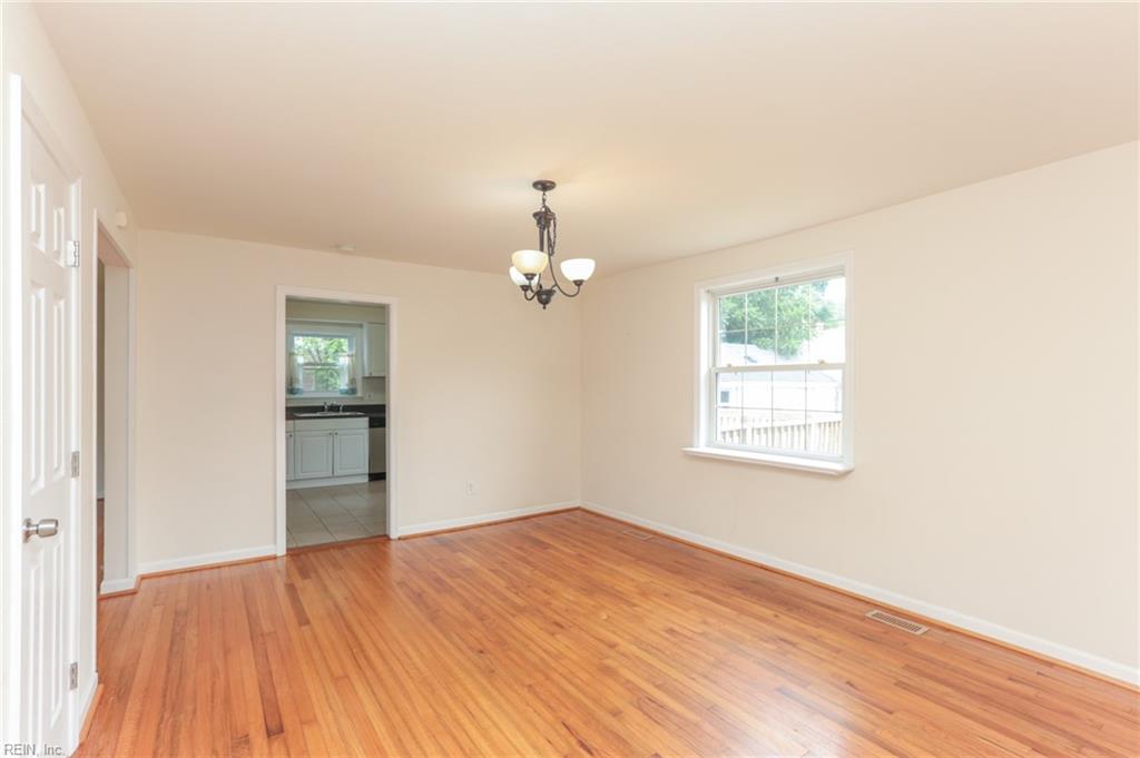 7812 Restmere Rd Property Photo 14