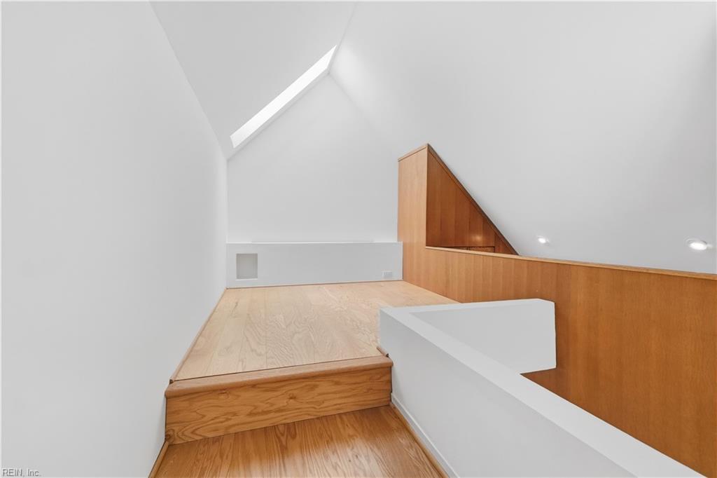 696 Mowbray Arch Property Photo 10
